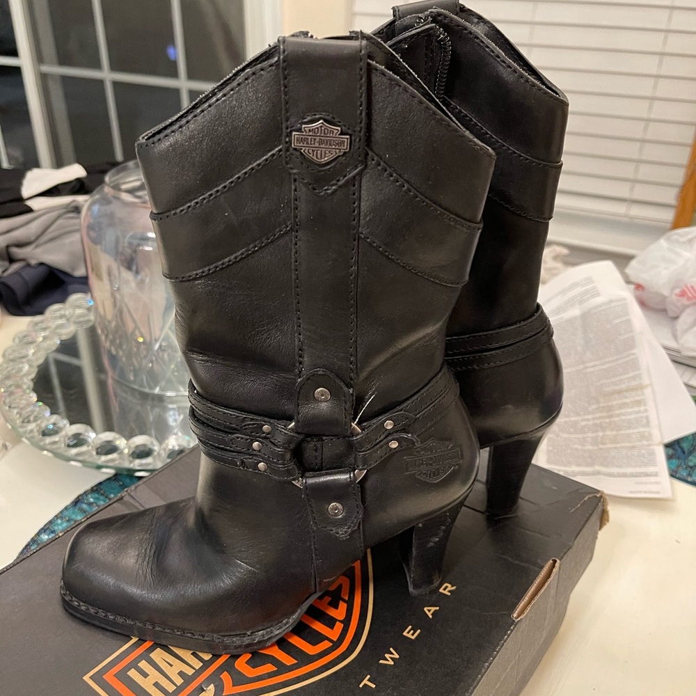 Harley-Davidson black leather boots with heal